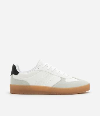 Tênis Court Sintético com Recortes Efeito Camurça   e Sola Latex