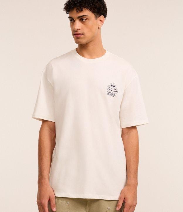 Camiseta Relaxed em Algodão com Estampa de de Sol na Piscina - 1