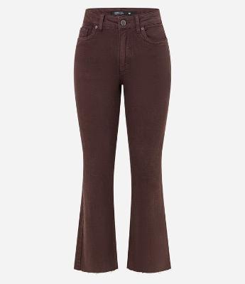 Calça Flare Cropped em Jeans com Barra Cortada