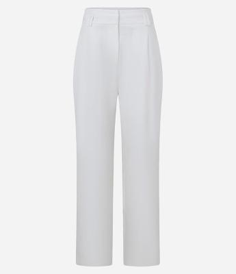 Calça Pantalona em Alfaiataria com Passantes no Cós