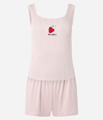 Pijama Short Doll em Malha Texturizada com Bordado de Moranguinho