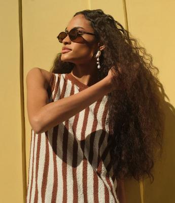 Blusa em Tricô com Gola Redonda e Listras