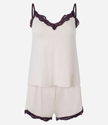 Pijama Short Doll em Viscose com Alcinha e Detalhe de Renda