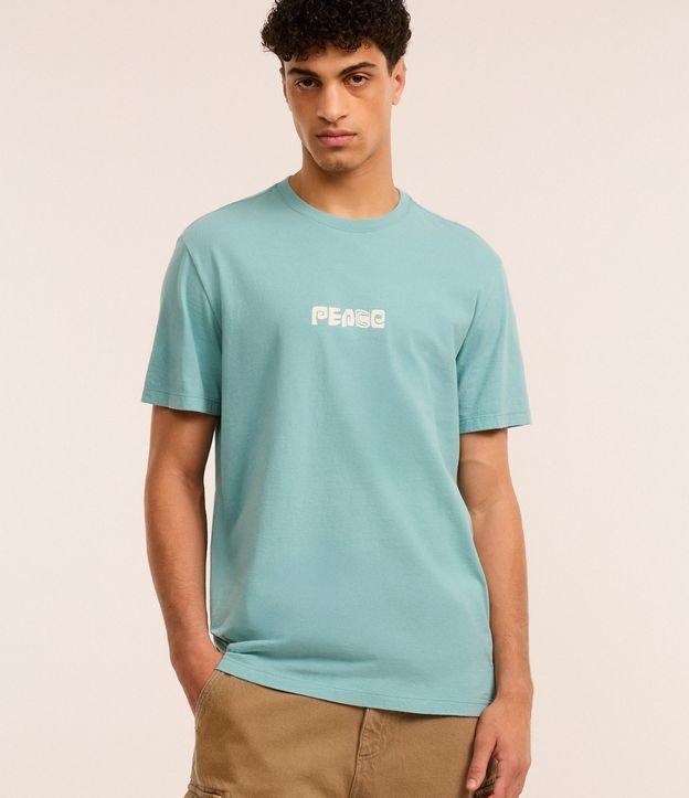 Camiseta Comfort em Algodão com Estampa Abstrata  e Lettering Peace - 1