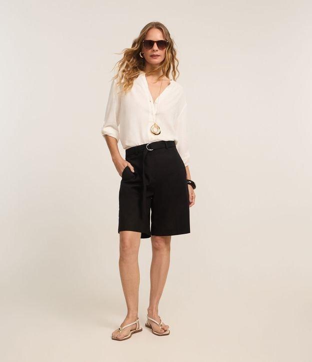 Bermuda com Cinto e Fivela Meia Lua - 4