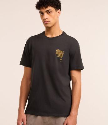 Camiseta Comfort em Algodão com Estampa de Mapa e Lettering Outsd Discoveries
