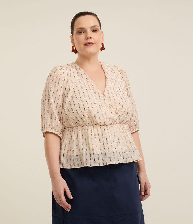 Blusa Maquinetada Transpassada com Estampa Étnica e Manga 3/4 Curve & Plus Size - 2