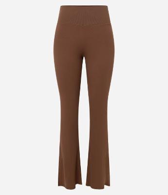 Calça Flare Esportiva em Rivana