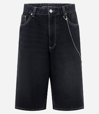 Bermuda Super Baggy em Jeans com Bolsos Grandes e Corrente