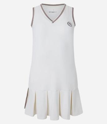 Vestido Tenista em Poliamida com Gola V e Shortinho