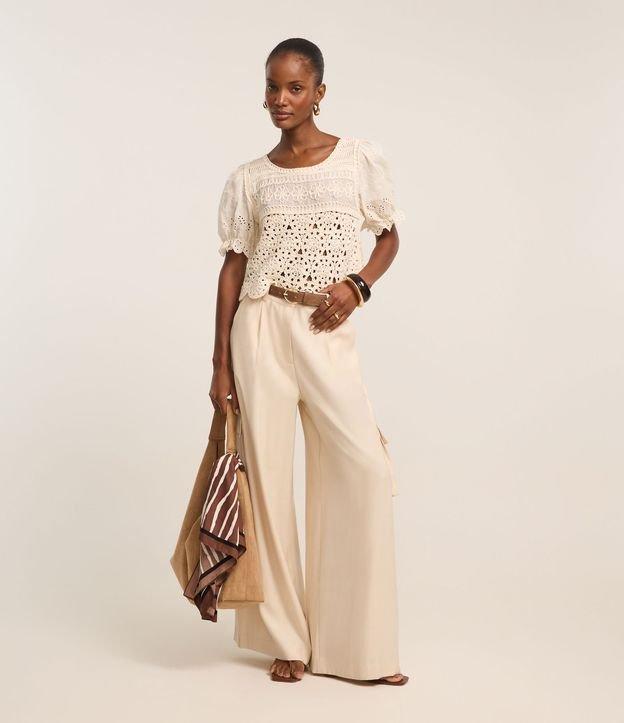 Calça Pantalona com Bolsos Cargo Laterais - 2