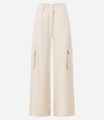 Calça Pantalona com Bolsos Cargo Laterais