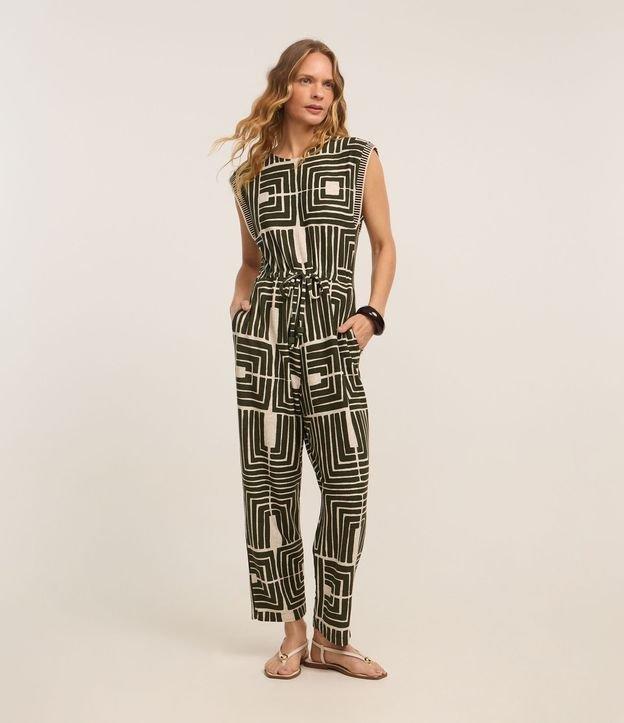 Macacão Longo em Viscose Texturizada com Estampa Geométrica - 2