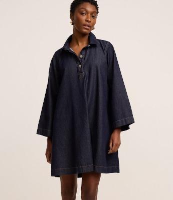 Vestido Curto Evasê em Jeans