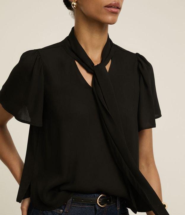 Blusa em Chiffon com Gola Laço e Manga Bufante - 2