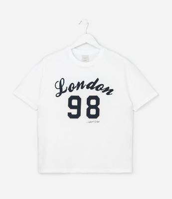 Camiseta Over Infantil com Estampa Lettering London  - Tam  7 a 16 Anos