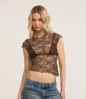 Blusa em Renda Decote Canoa e Barra Assimétrica - 1