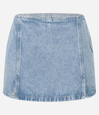 Short Saia em Jeans com Recortes e Fendinhas