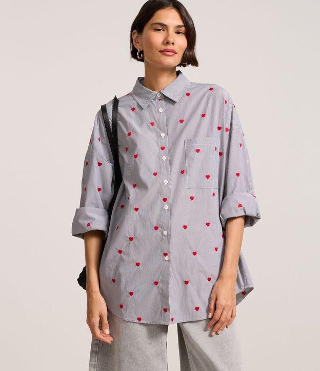 Camisa em Tricoline com Bolso e Corações Bordados - 1