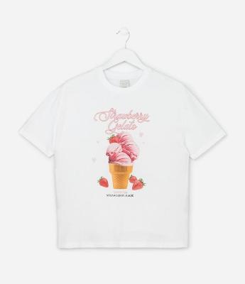 Camiseta Over Infantil com Estampa e Lettering Sorvete de Morango - Tam 7 a 16 Anos