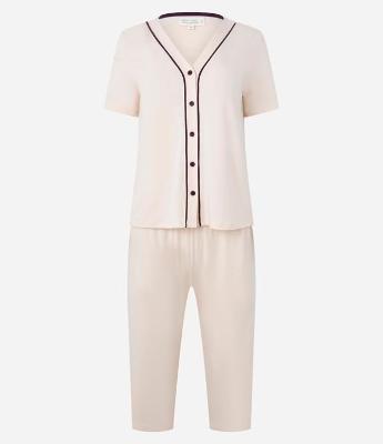 Pijama Capri com Abotoamento e Vieses Contrastantes