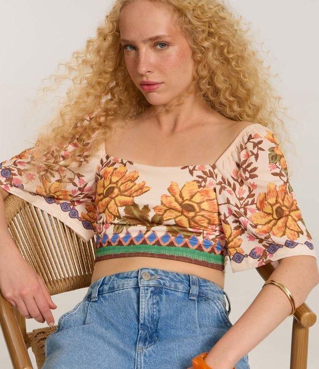 Blusa Cropped Texturizada com Manga Ampla e Estampa Floral - 1
