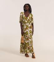 Vestido Longo em Chalis com Estampa Tropical e Botões - 2
