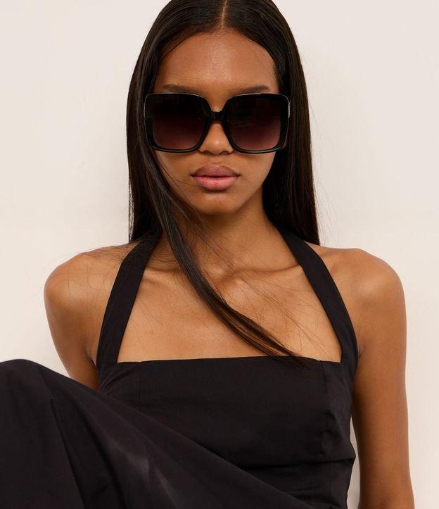 Óculos de Sol Quadrado com Detalhes de Metal - 2