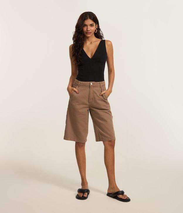 Bermuda em Sarja com Bolso Carpinteiro - 1