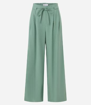 Calça Wide Leg Alfaiatada com Cintinho Embutido