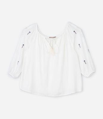 Blusa Bata em Viscose com Listras Discretas e Bordado de Flor Curve & Plus Size