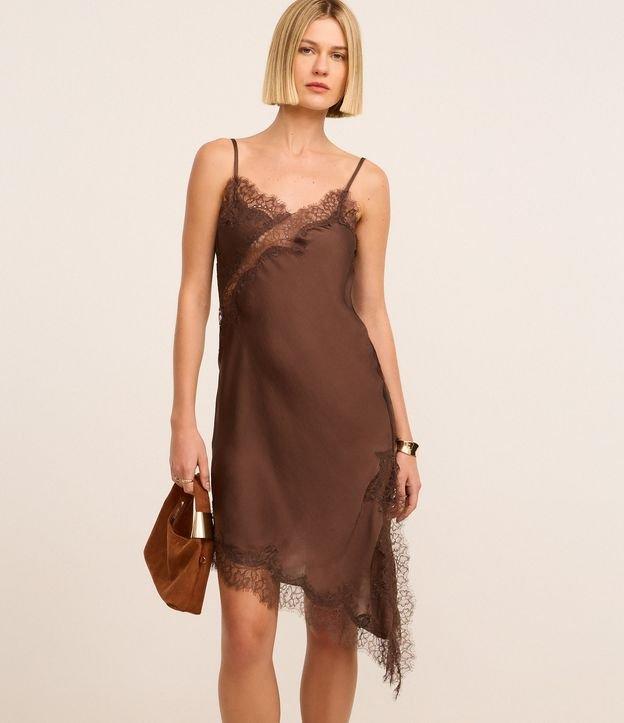 Vestido Curto Assimétrico em Cetim com Renda no Busto - 1