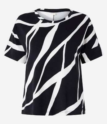 Blusa em Viscose com Recorte na Manga e Estampa Abstrata