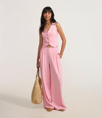 Calça Pantalona em Alfaiataria com Cintura Alta