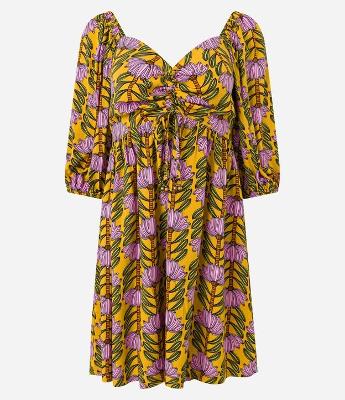Vestido Curto em Chalis com Estampa de Bananeiras e Manga Bufante