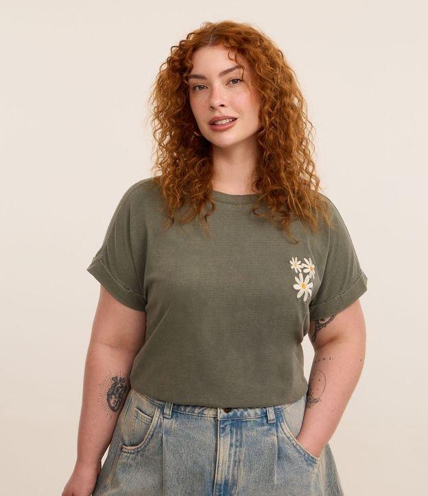 Blusa com Fio Tinto e Flores Bordadas Curve & Plus Size - 2