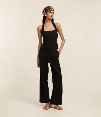 Calça Wide Leg Cintura Alta em Crepe com Pregas no Cós e Botão