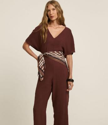 Macacão Pantalona em Crepe com Decote V