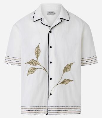 Camisa Boxy em Tricoline com Estampa de Folhagens e Detalhes Contrastantes