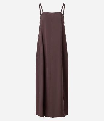 Vestido Longo e Reto em Crepe com Bolsos