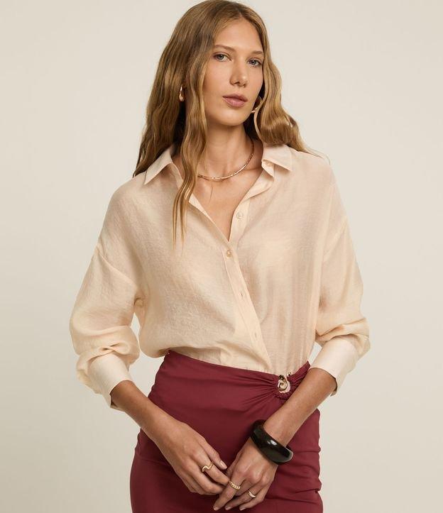 Camisa Alongada em Liocel com Cava Deslocada e Punho Largo - 1