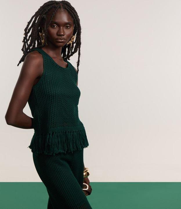 Blusa Regata Cropped em Tricô com Franjas na Barra - 5