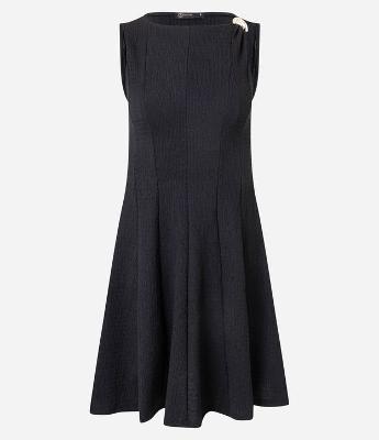 Vestido Godê Curto Texturizado com Detalhe Metalizado