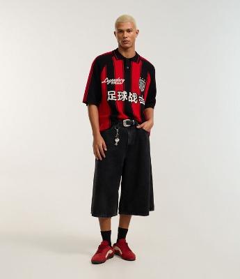 Bermuda Mega Baggy em Jeans com Argola no Cós e Efeito Marmorizado