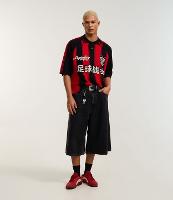 Bermuda Mega Baggy em Jeans com Argola no Cós e Efeito Marmorizado - 1