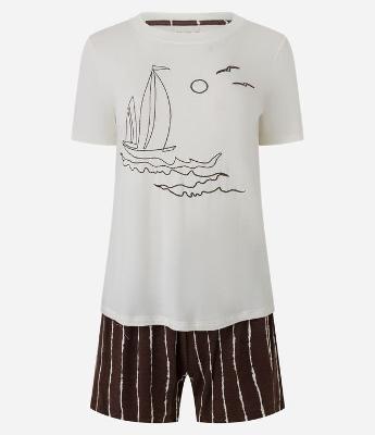 Pijama Short Doll em Viscose com Estampa de Veleiro e Short Listrado