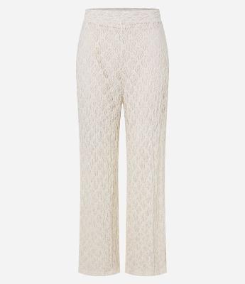 Calça Reta em Renda com Textura Diferenciada