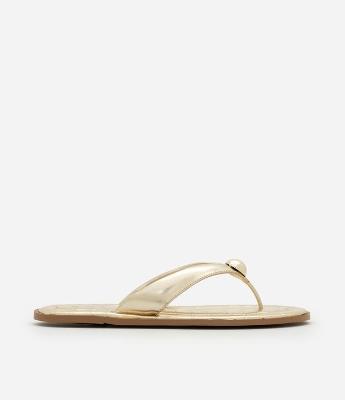 Sandália Rasteira Chinelo com Maxi Esfera e Textura Croco