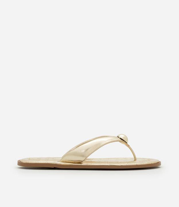 Sandália Rasteira Chinelo com Maxi Esfera e Textura Croco - 1