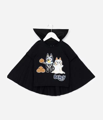 Camiseta Infantil com Capa Bluey Halloween - Tam 2 a 6 Anos